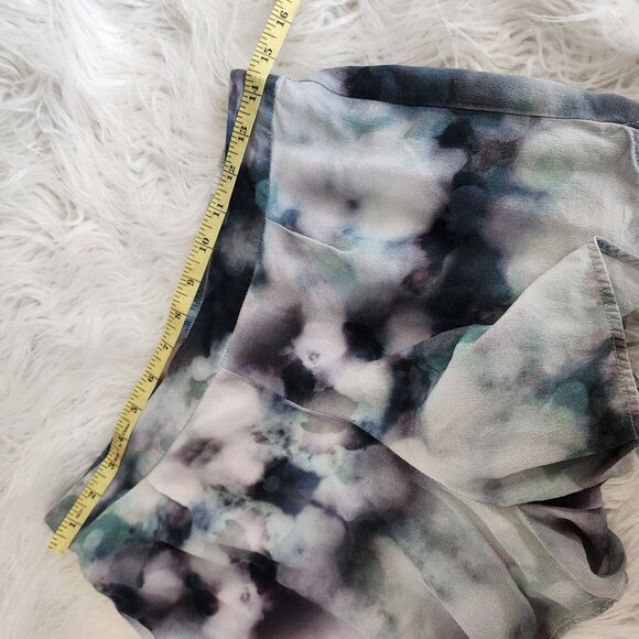 NIQUE 100% Silk Elastic Waist Shorts Size 10 (fits Small) Water color‎ Lined - Picture 7 of 12